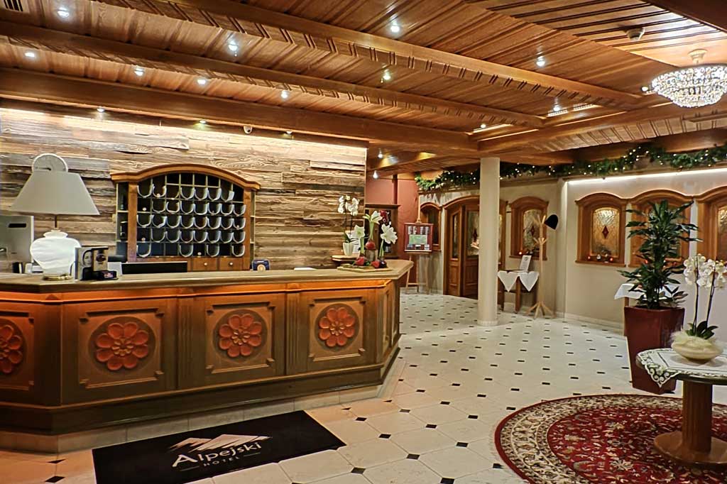 Alpejski-Hotel-Karpacz-Rezeption
