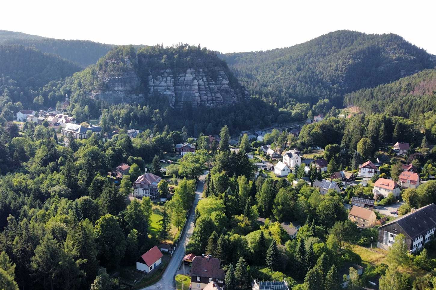 Oybin Südplateau: Aussichtspunkt mit Gipfelkreuz