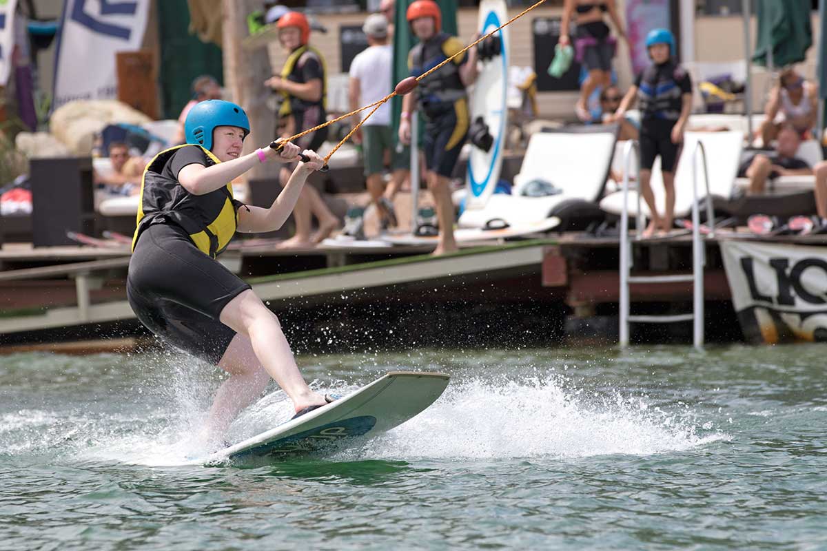 Sommerabenteuer im Lausitzer Seenland – Surfen, Wakeboarden, Jetskifahren und Quadtouren