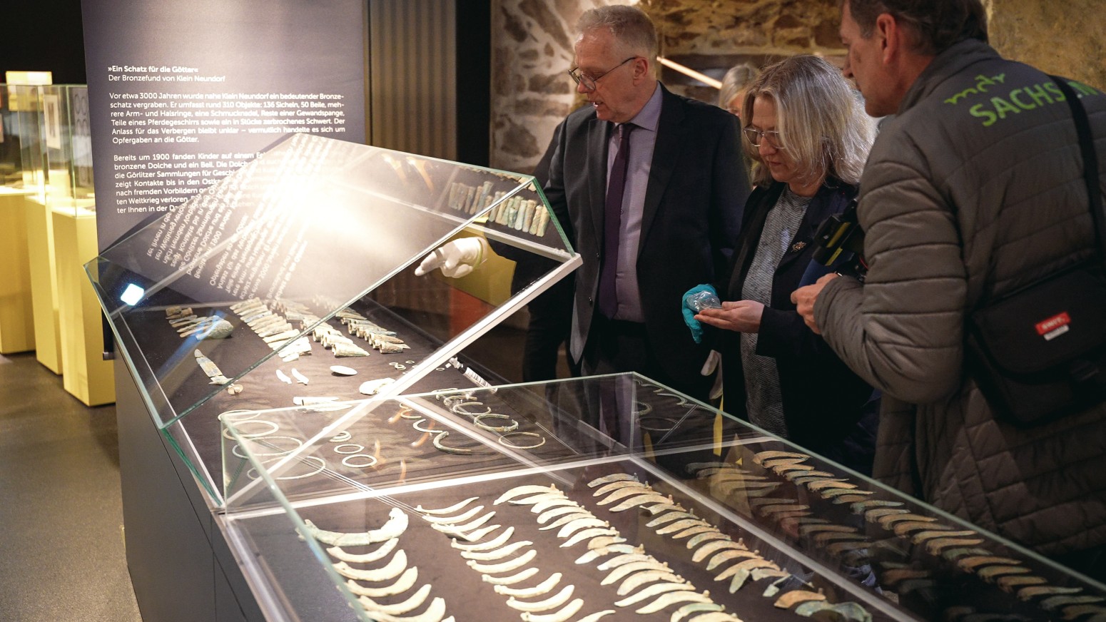 Bronzeschatz aus Görlitz – Sensationsfund aus Bronzezeit präsentiert im Kaisertrutz